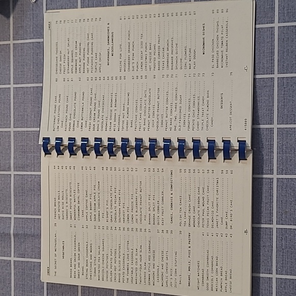 Two (2) Church Cookbooks From North & South Carolina - Picture 8 of 8